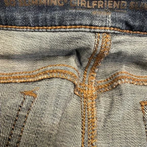 Chico's So Slimming Girlfriend Slim Leg Crop Jeans. Women’s size 10. - Picture 11 of 12